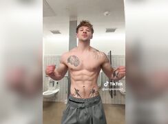 Cute Simplenolan shows off his muscles