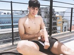 Rooftop Latino Twink Wank