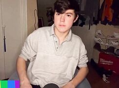 AHV-HD - Draythelover jacks off in a home made wank video