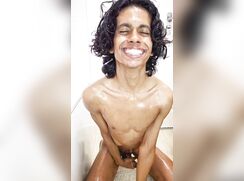 Twink retard gooning and punching himself