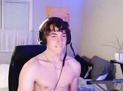 Uncut Gaymer Twunk Jerks Off On Cam