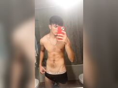 Sexy skinny Italian guy handjob