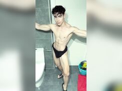 Sexy muscle tiktoker cums