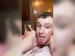 19 Year Old Joshua Femboy Twink Shows Off On Snapchat