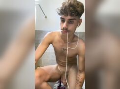 Italian boy jerking on cam
