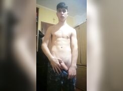 Sexy italian twink show his dick