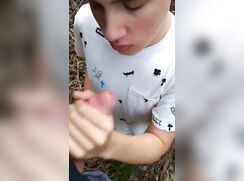 (POC) Hottie sucking cock outdoor