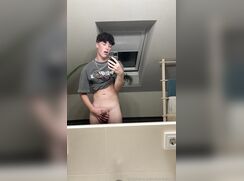 Levi cums 20