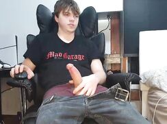 Jerking Off and Interacting With Chat