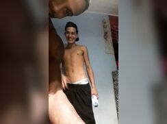 2 Straight brasil favela boys show Dick for money at cam garotos hétero mostra pica
