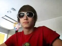 Teen Cums on Desk