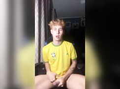cute brazilian loiro big cock hot cumming bate