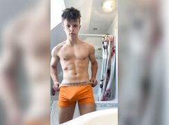Sexy twink.