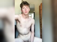 College boy jerks off while roommate is gone