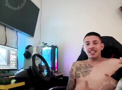 Straight gamer jerk off and cum at live for girls