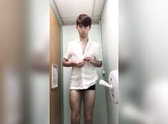 Hottie twink exhibitionist