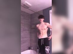 Stunning twink jerks off and shows hole