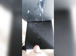 Ein Kräftiger Ausstoß, von Sperma.