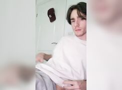 dude big hairy cock cumming bate