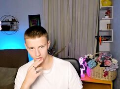 Cam guy from CB flashing his hard cock