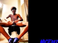BIG DICK CUTIE PLAYING N JERKING HIS DICK (NO CUM)