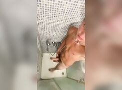 What a big dick on this twink