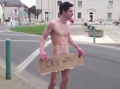 Hunk Does Naked Prank