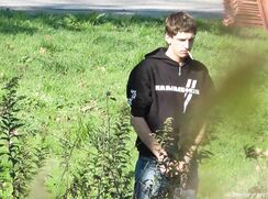 DB - Spy Piss Outside