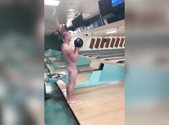 DB - Naked Bowling