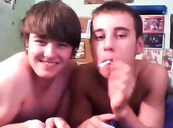 Boyfriends Give Raw Webcam Show