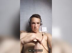 Uncut Headphones Twink Wank & Ass Show