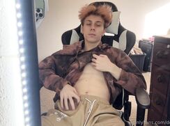 Horny Nate jerk off