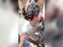 Public toilet 3-some