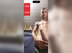 Novinho latino mostra pica rosa na Cam
