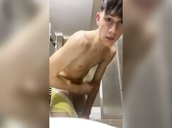 Hot italian straight camboy jerking