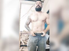 Macho hétero quente faz live no trabalho e mostra Piru hot Straight latino at work