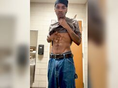 Garoto pauzudo masturbando seu pênis peludo gay porn