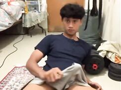 Nice shorts, huge bulge, big boner - guy has no choice but to jerk-off asap