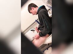 Spycam Twink Toilet Wank