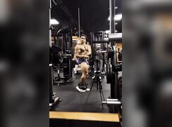 Sexy horny italian bodybuilder baited