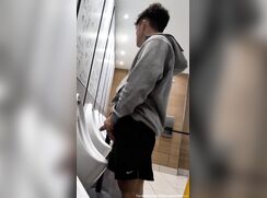 DB - Spy Piss Urinal