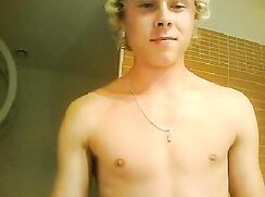 Vintage amateur webcam: Shy boy