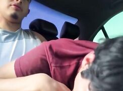18 et 23 ans dans la voiture