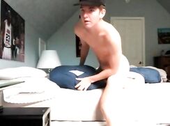 Overlit Ginger Twink Humps Pillows & Wanks