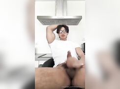 Brown Nerd jerk off