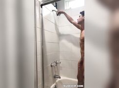 18yo Teen Guy Jacks Off in Shower