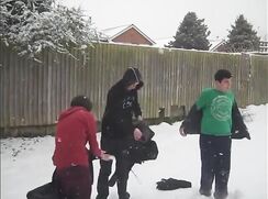 Vintage amateur webcam: Nearly, naked in the snow