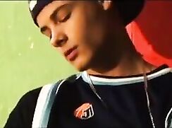 Kitten jackoff TWINK GAY PORN