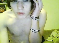 Vintage amateur webcam: Serious boy
