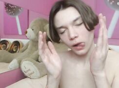 Bill Warner - Web-cam model - Kissing, - livestream